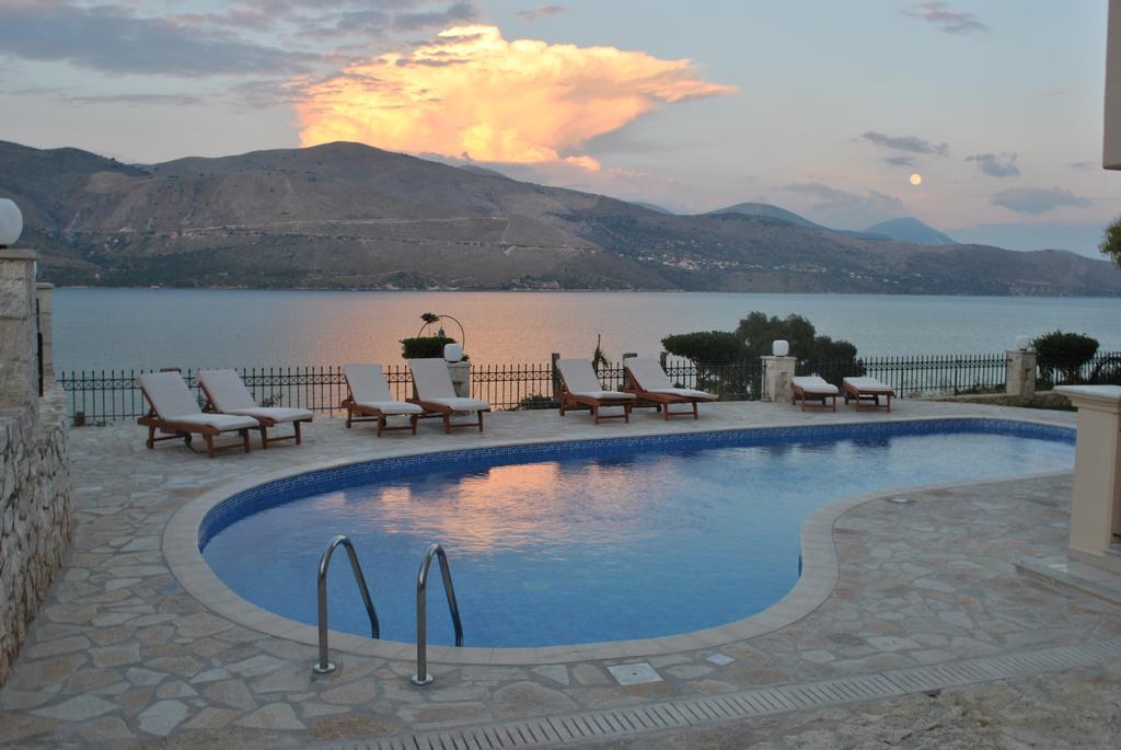 Lazaratos Hotel Kouvalata Bagian luar foto
