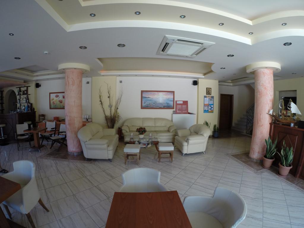 Lazaratos Hotel Kouvalata Bagian luar foto