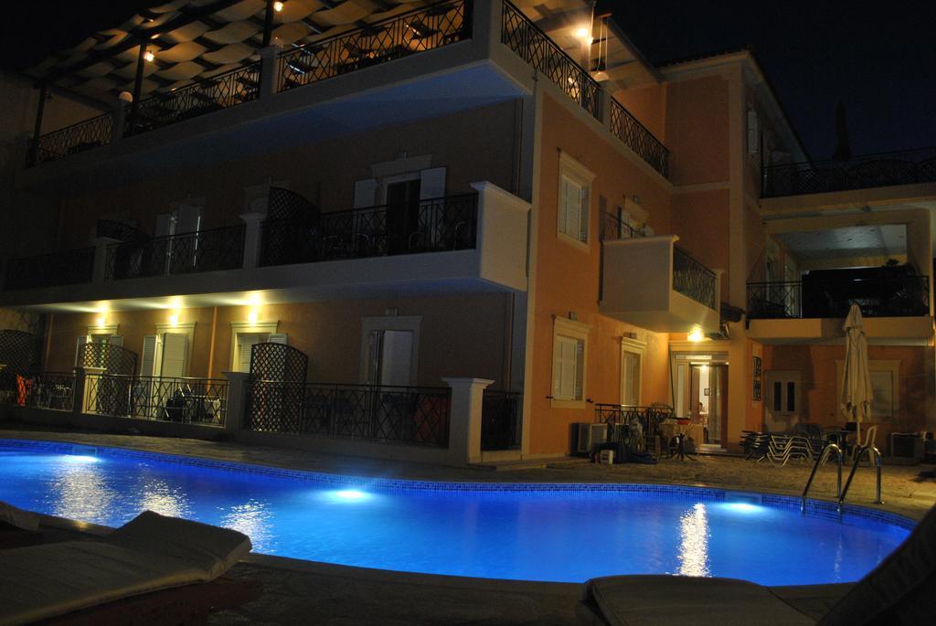 Lazaratos Hotel Kouvalata Bagian luar foto