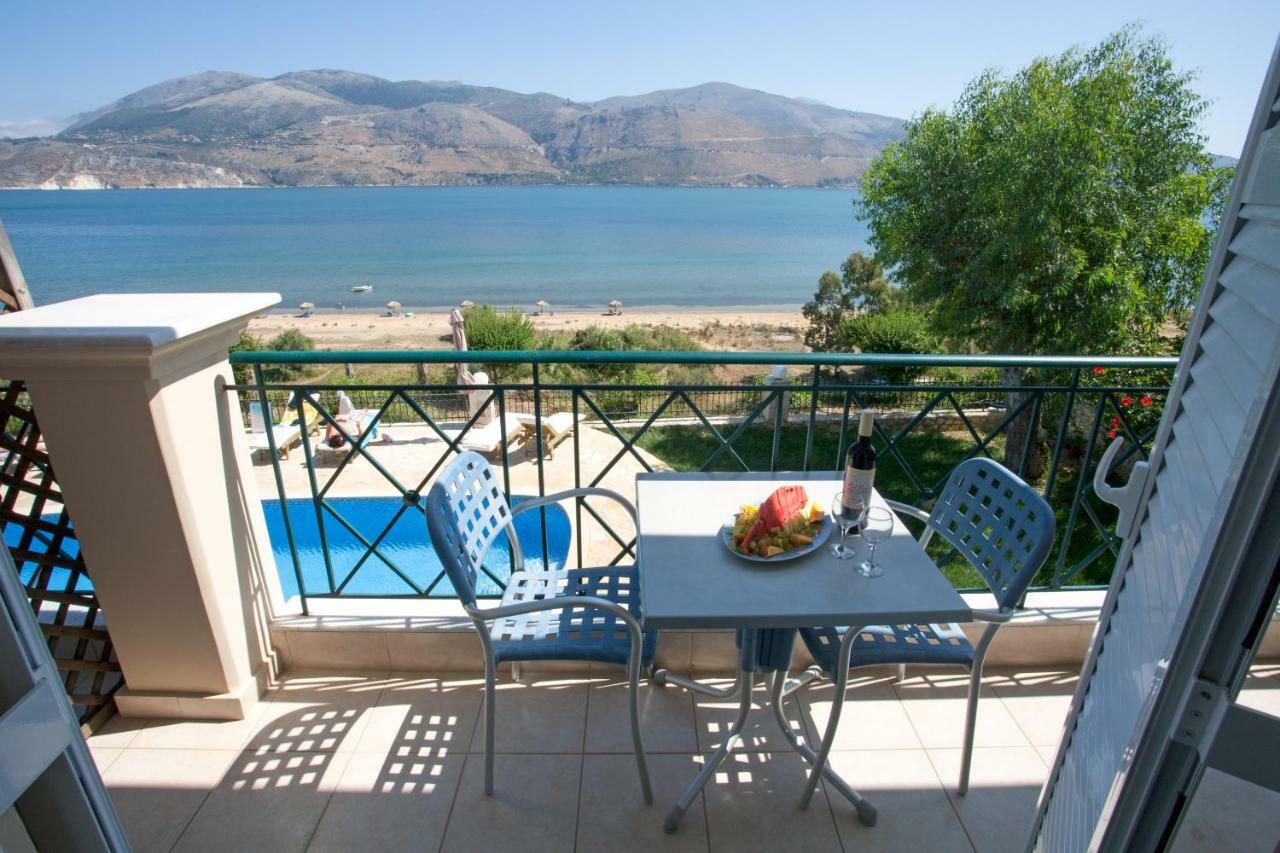 Lazaratos Hotel Kouvalata Bagian luar foto